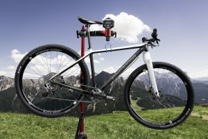 Konstructive IOLITE 29 Mountain Bike Rahmen-Set / frame set, white and pure carbon style