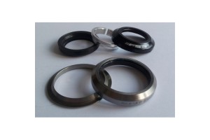 FSA Headset, IS42/28.6-IS52/40, fully integrated campy style, 1 1/8" - 1 1/2" tapered, black (fits NINER frames)